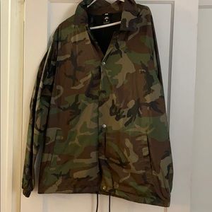 NIKE SB SHIELD SKATEBOARDING JACKET CAMO